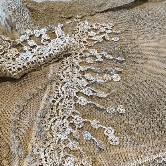 Vintage Look Lace Scarf - Picture 6 of 12